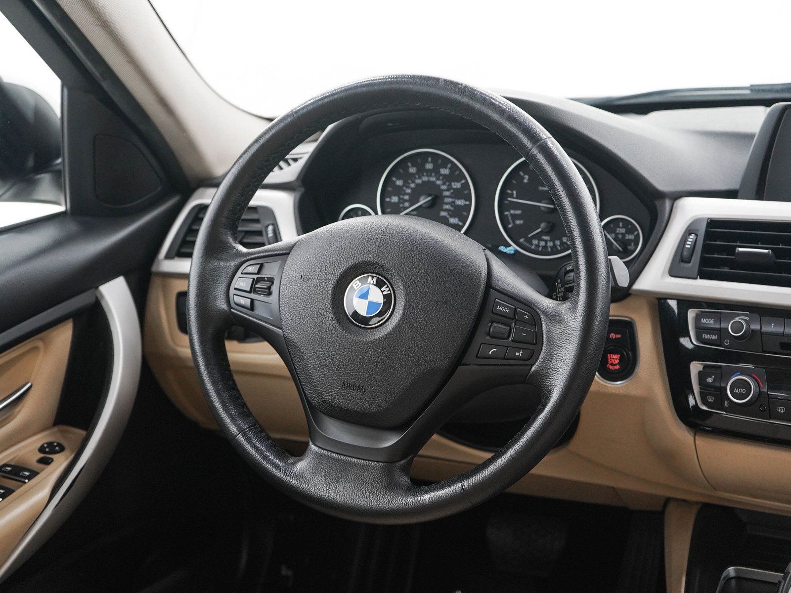 Used 2018 BMW 320i xDrive Sedan AWD/4WD image 14