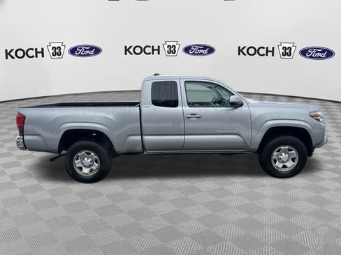 Used 2018 Toyota Tacoma SR5 AWD/4WD image 63