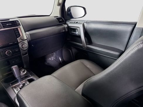 Certified 2020 Toyota 4Runner SR5 Premium AWD/4WD image 22