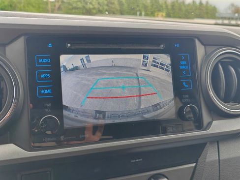 Used 2019 Toyota Tacoma TRD Sport AWD/4WD image 27