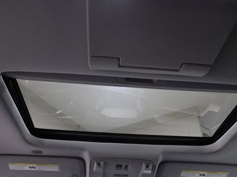 Used 2019 GMC Yukon Denali w/ Denali Ultimate Package image 3