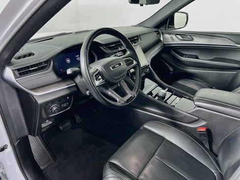 Used 2022 Jeep Grand Cherokee Overland w/ Advanced Protech Group III AWD/4WD image 21