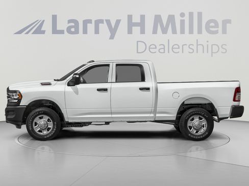 Used 2024 RAM 3500 Tradesman w/ Chrome Appearance Group AWD/4WD image 3