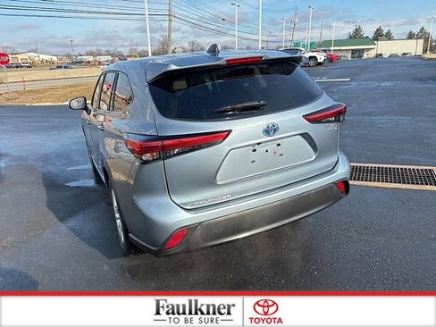 Used 2023 Toyota Highlander LE image 10