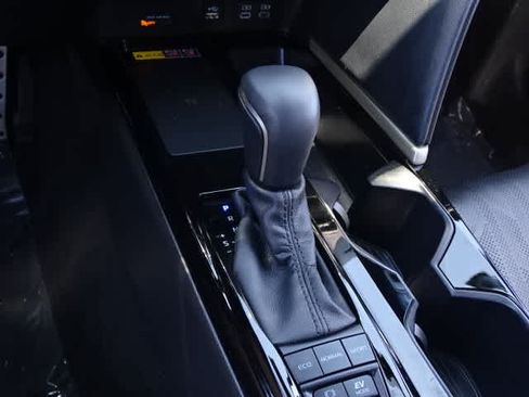 Used 2025 Toyota Camry XSE FWD image 32