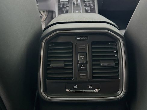 New 2025 Porsche Macan image 27