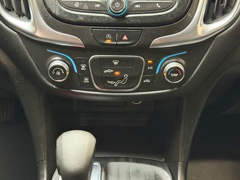 Used 2022 Chevrolet Equinox LT FWD image 14