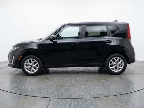 Used 2025 Kia Soul LX w/ LX Technology Package image 5