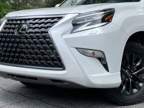 Used 2020 Lexus GX 460 Premium w/ Premium Package AWD/4WD image 3