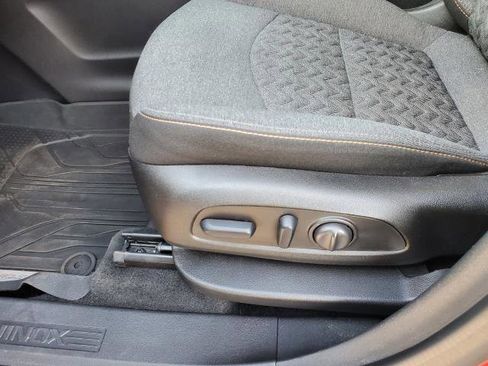 Used 2024 Chevrolet Equinox LT image 9