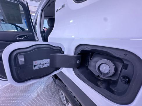 Used 2023 GMC Acadia SLE w/ Driver Convenience Package image 37