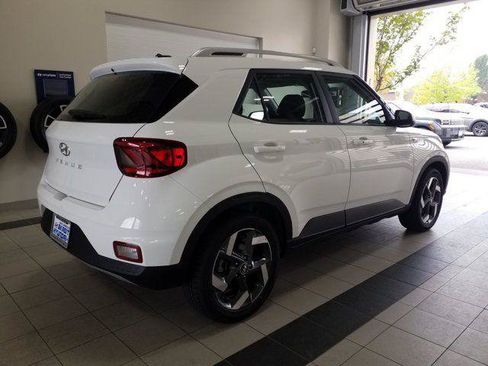 New 2026 Hyundai Venue SEL FWD image 19