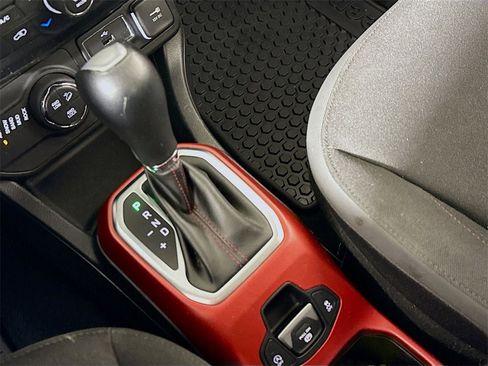 Used 2020 Jeep Renegade Trailhawk image 10