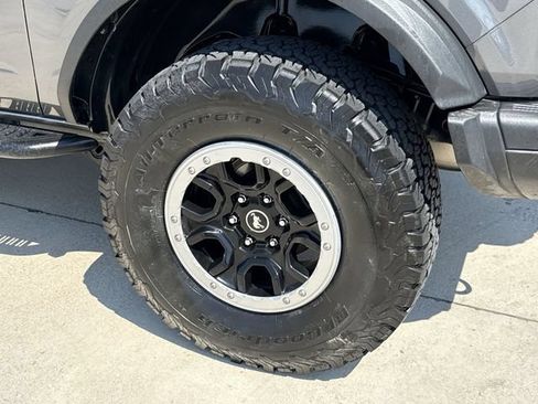 Used 2023 Ford Bronco Badlands w/ Sasquatch Package AWD/4WD image 11