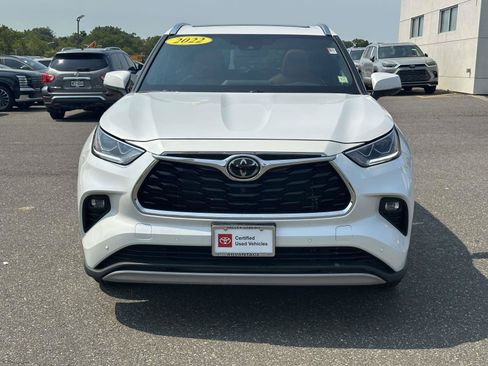 Used 2022 Toyota Highlander Platinum AWD/4WD image 2