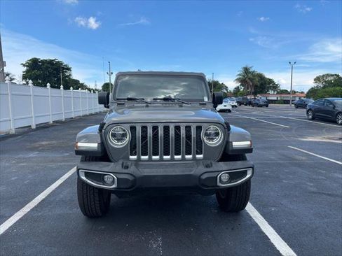 Used 2022 Jeep Gladiator Overland w/ Popular Equipment Package AWD/4WD image 6