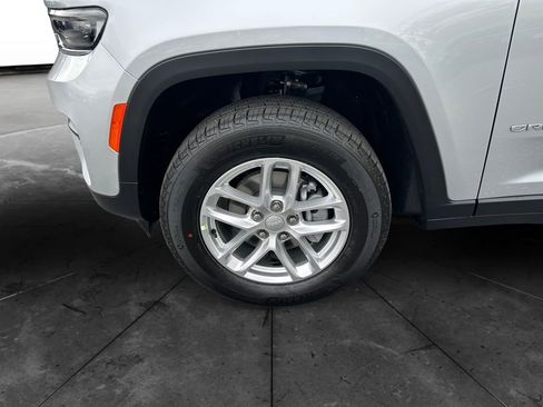 New 2025 Jeep Grand Cherokee Laredo X w/ Luxury Tech Group I image 14