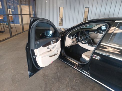 Used 2020 Mercedes-Benz C 300 Sedan image 9