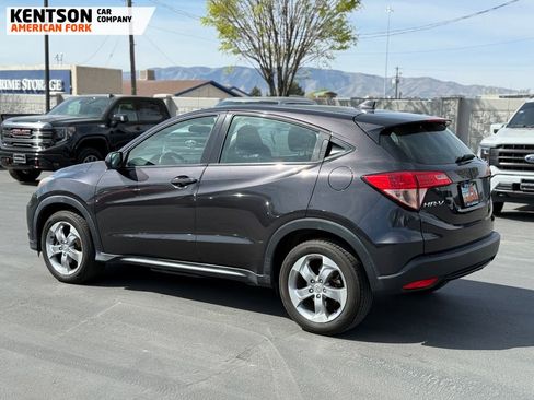 Used 2018 Honda HR-V LX image 2
