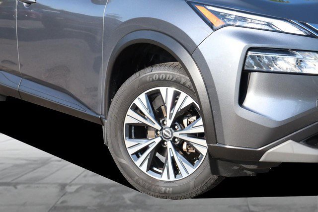 Certified 2023 Nissan Rogue SV FWD image 3