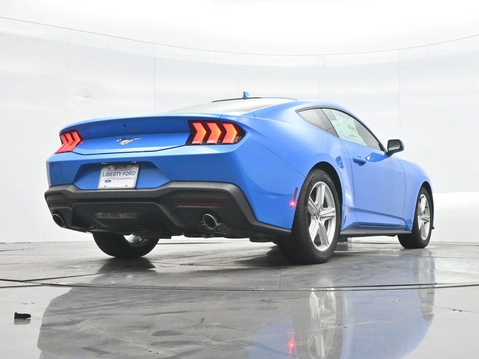 Used 2026 Ford Mustang Coupe RWD image 30