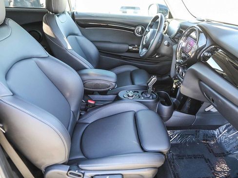 Used 2022 MINI Cooper SE image 17