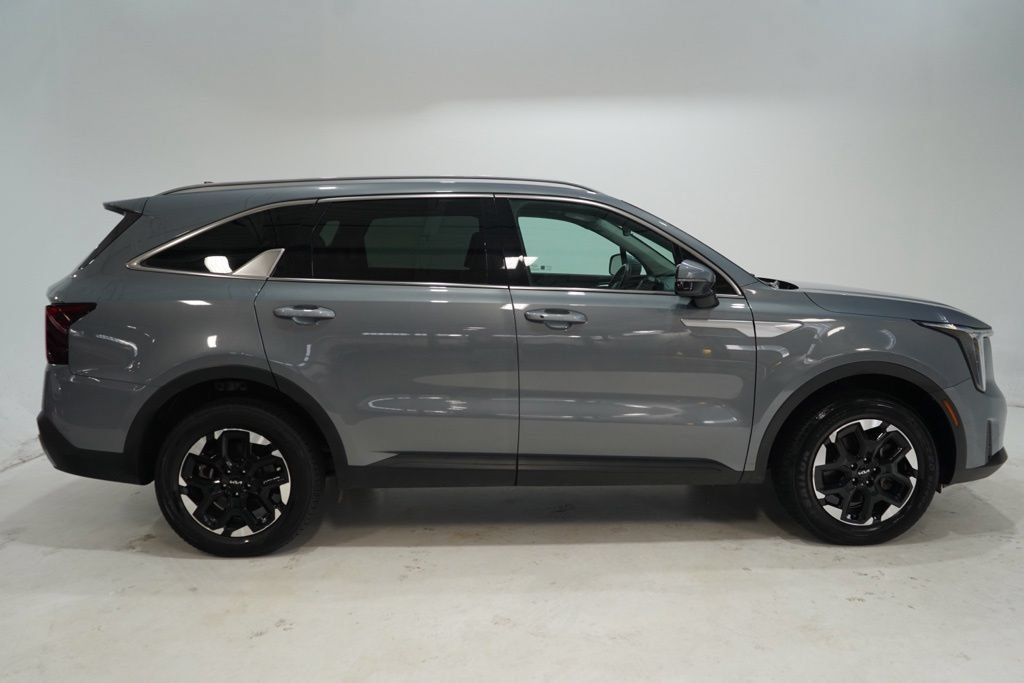 Used 2024 Kia Sorento S AWD/4WD image 9