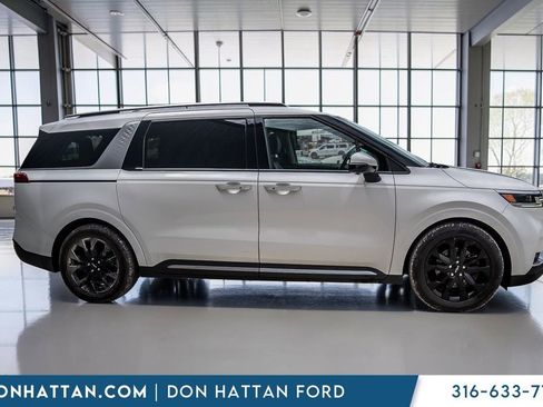 Used 2022 Kia Carnival SX FWD image 34