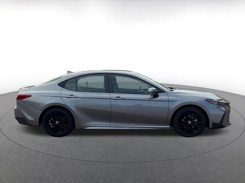 Used 2025 Toyota Camry SE image 16