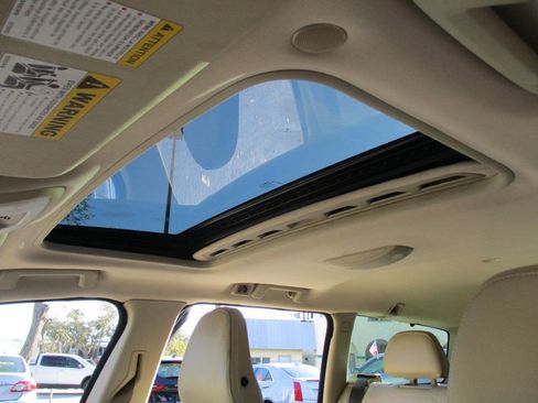 Used 2013 Volvo XC70 3.2 image 19