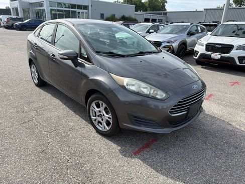 Used 2015 Ford Fiesta SE FWD image 5