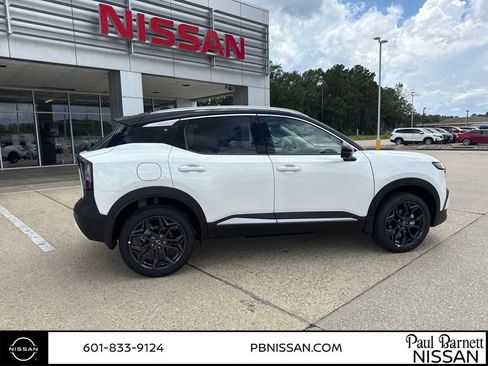 New 2025 Nissan Kicks SR image 10