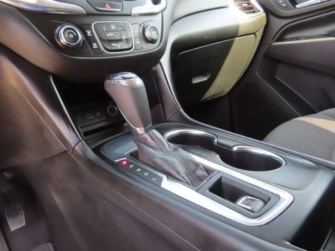Used 2020 Chevrolet Equinox LT FWD image 16
