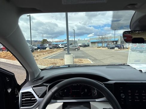 New 2025 Volkswagen Taos SEL image 13