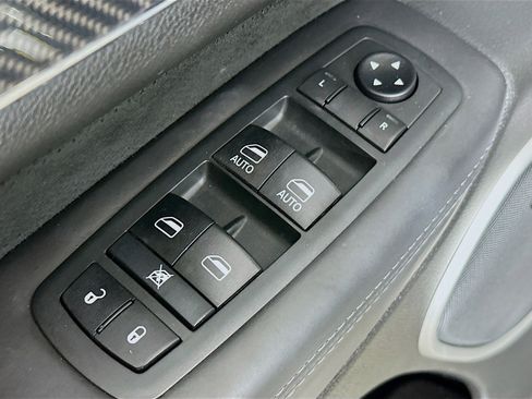 Used 2020 Jeep Grand Cherokee SRT image 18