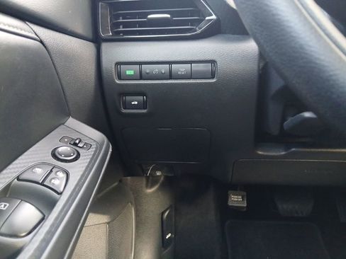 Used 2024 Nissan Sentra SV image 11