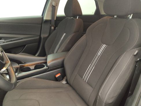 Used 2023 Hyundai Elantra SEL w/ Convenience Package FWD image 17