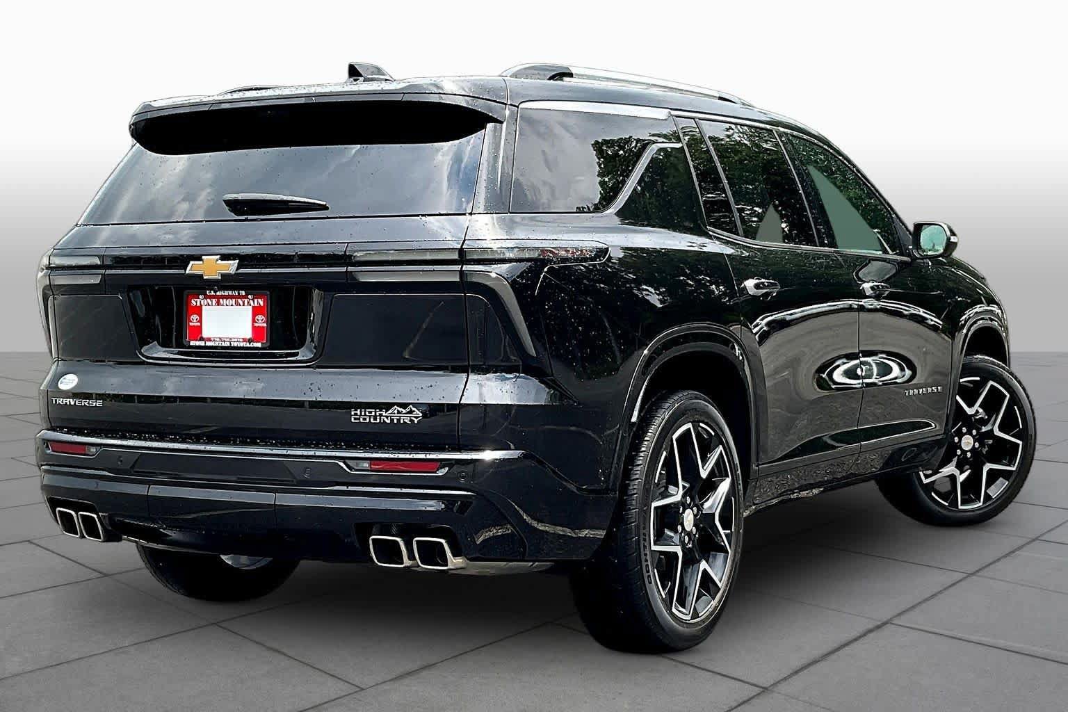 Used 2025 Chevrolet Traverse High Country w/ LPO, Floor Liner Package FWD image 35