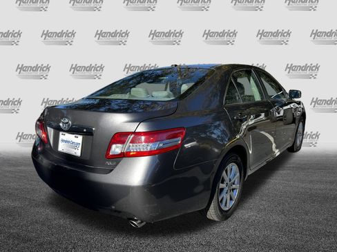Used 2011 Toyota Camry XLE image 9