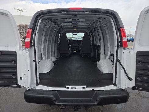 New 2026 GMC Savana 2500 w/ Enhanced Convenience Package RWD image 23