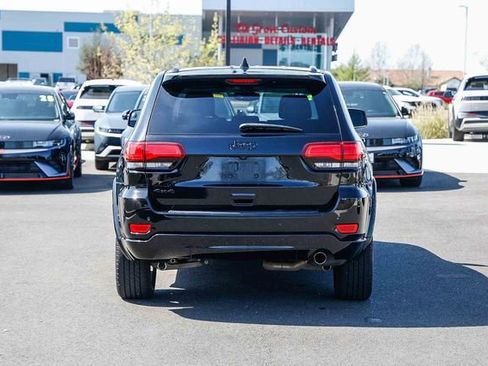 Used 2018 Jeep Grand Cherokee Altitude image 4