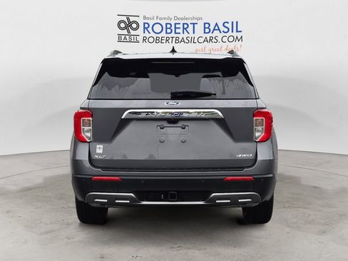 Used 2023 Ford Explorer XLT w/ Equipment Group 202A image 4
