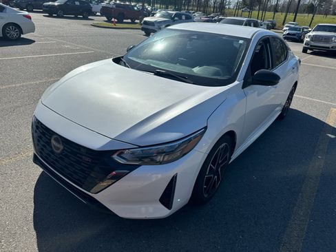 Used 2024 Nissan Sentra SR image 2