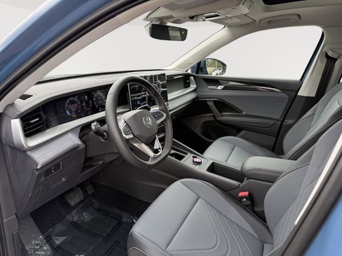 New 2026 Volkswagen Tiguan SE AWD/4WD image 9
