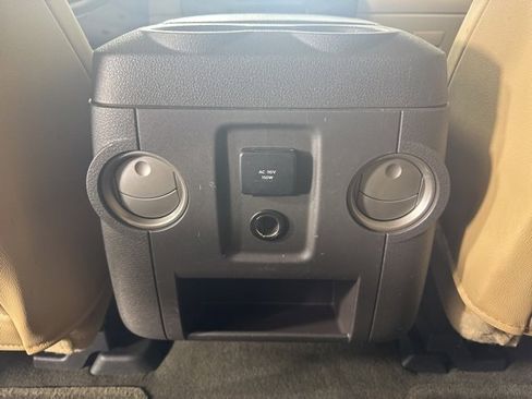 Used 2012 Ford F250 Lariat w/ Lariat Interior Pkg image 13