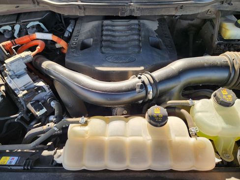 Used 2021 Ford F150 Lariat image 36