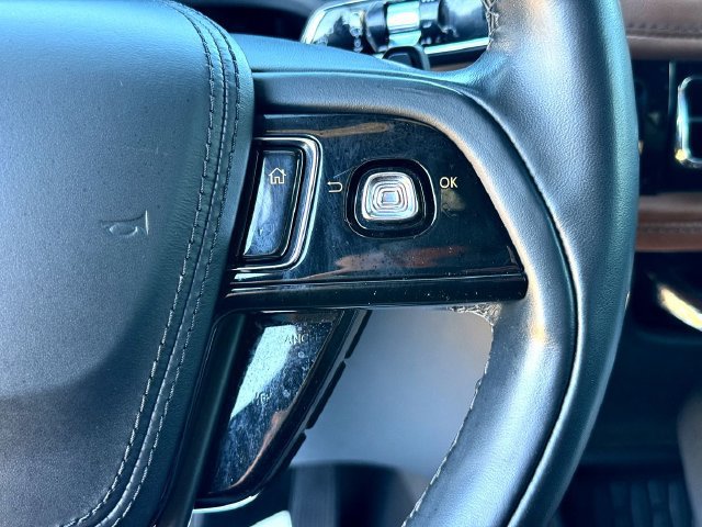 Used 2023 Lincoln Aviator Reserve w/ Equipment Group 201A RWD image 12