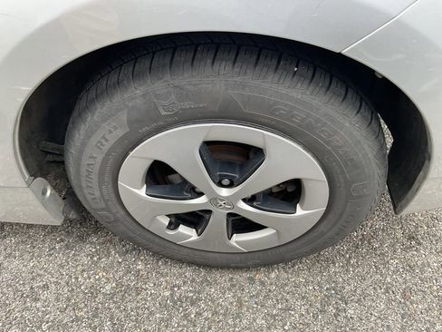 Used 2012 Toyota Prius Two image 6