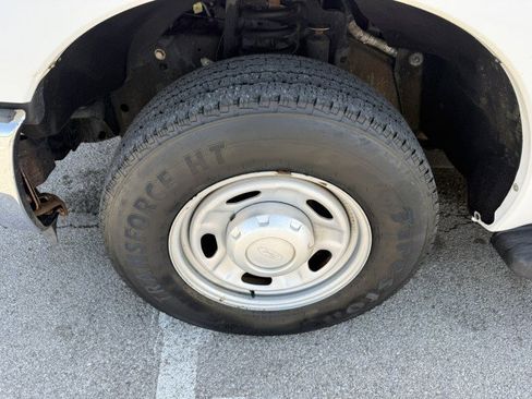 Used 2016 Ford F250 XL w/ Power Equipment Group RWD image 6