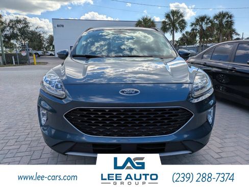 Used 2020 Ford Escape Titanium w/ Titanium Premium Package 2.0 image 7